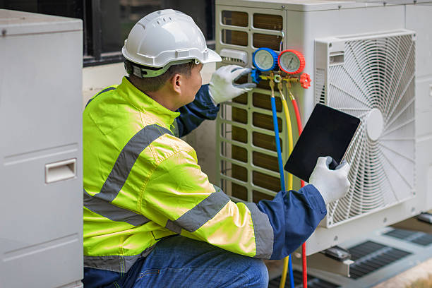 Professional Hvac technician working in Balch Springs, TX